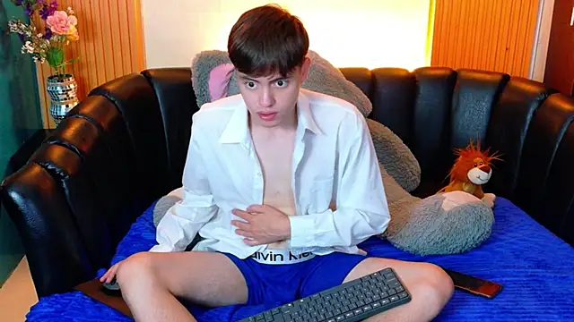 Brian_Montes live cam on StripChat