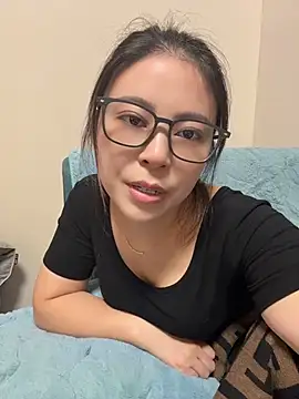 YaoYao8888 webcam model