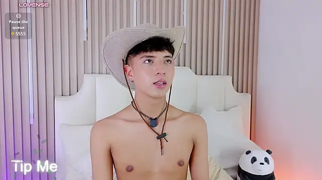 keen_nico (M twink) - Hello cowboy Nico!