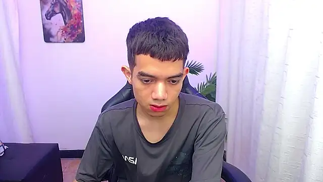 leandrocum18 live cam preview