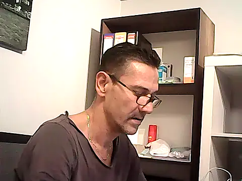 mastercharisma35 in webcam