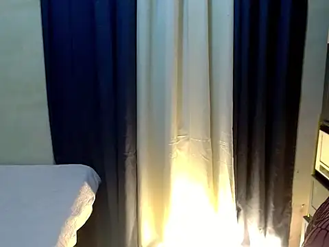 Kelly_Holly