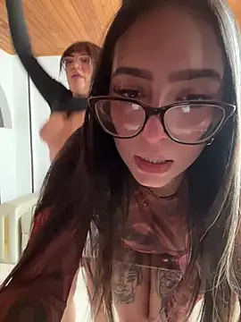 Kloenovoa- live cam on StripChat