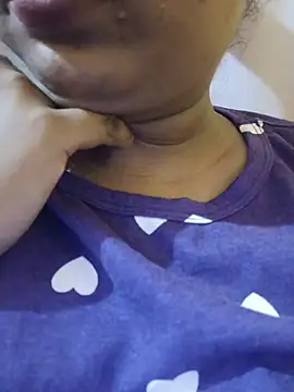 bhuvana_kannada live cam on StripChat