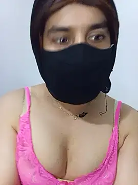 Banouti_23 in webcam