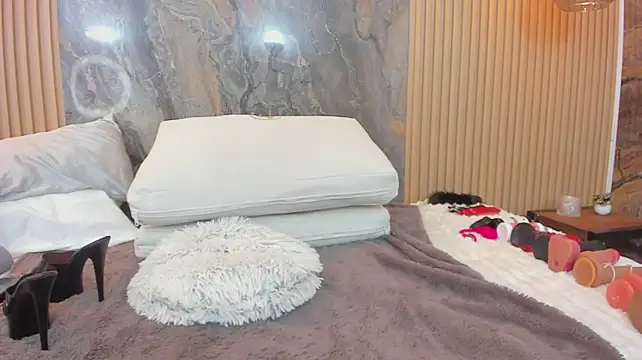 mary_spencer live cam on StripChat