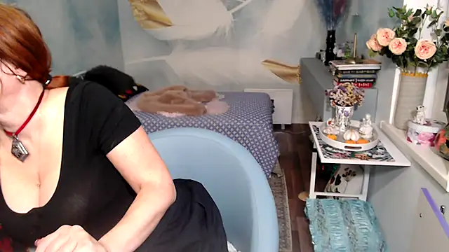 arisa5000 (F mature) - 🔥🔥I'm cold! Warm me up!🔥