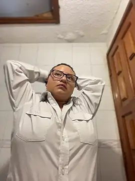 luisany (F young) - MASTURBATE IN THE BATHROOM💦💦