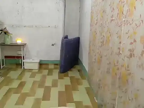 Laluna_cumm, modelo de webcam