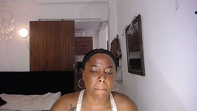 yselahot live cam on StripChat