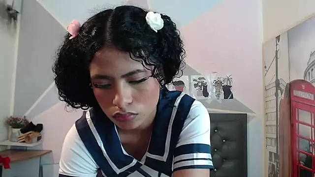Adut_Akech webcam