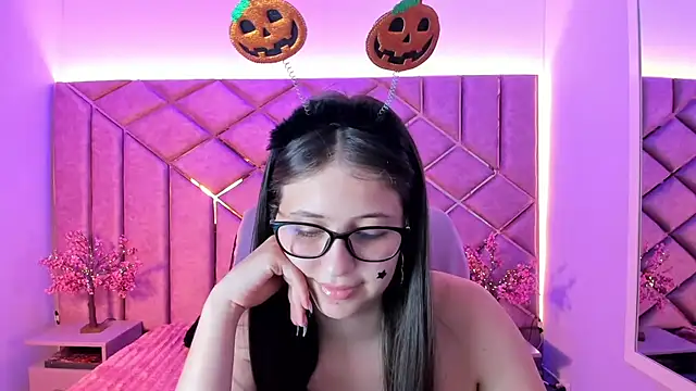 sarah_sweett_ live cam on StripChat