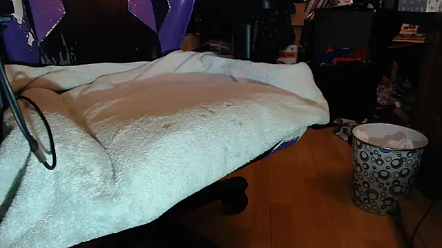 randomguymtl in webcam