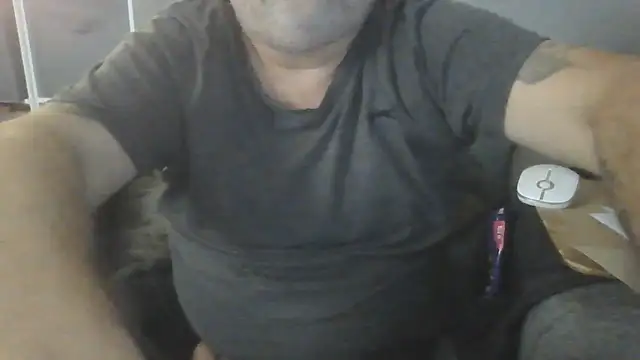 Naturistmale45 in webcam