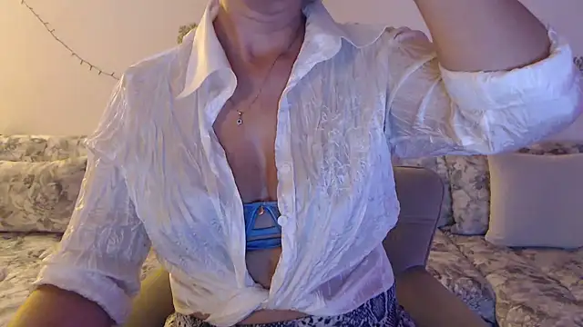 YourfantasyGiuly live cam on StripChat