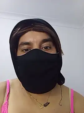 Banouti_23 in webcam