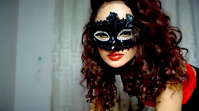 ScarletSeductive in webcam