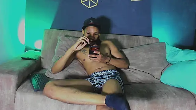 dereck_savage webcam model