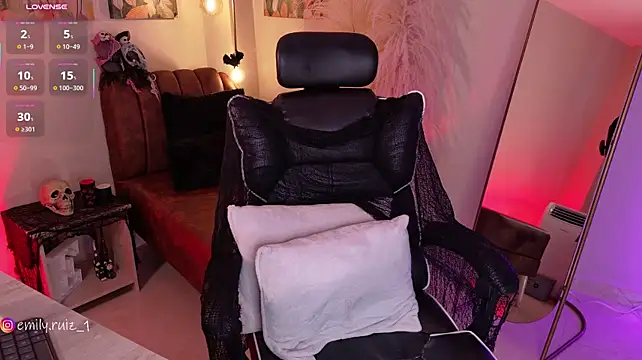 emilyruiz1 live cam
