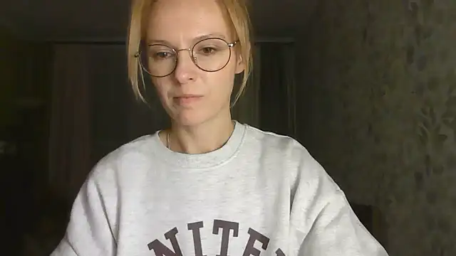 AdelleLovee_