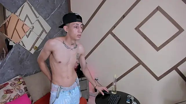 ValentinoCortez live cam