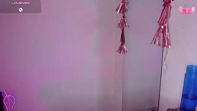 Viioleett_cum live cam on StripChat