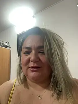 MikyVesela live cam on StripChat