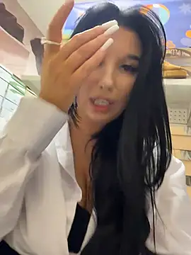 tisha_busty (F milf) - Dildo ON FLOOR+RIDE near PEOPLE in CAFE