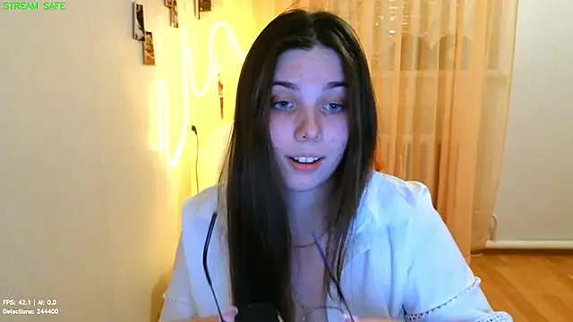 Winona_Bunny live cam on StripChat
