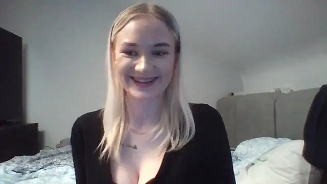 RoseSexyBlonde