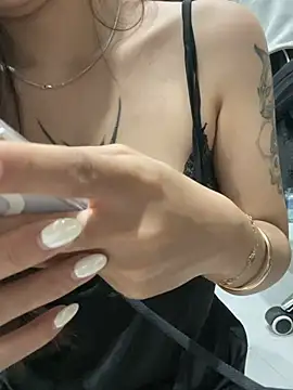 _AnneMia_ in webcam