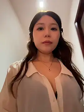 xiaoyizi20261 in webcam