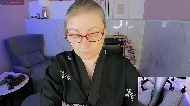 Alexandra_Kind