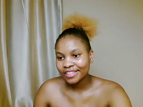 Swt_smiles live cam on StripChat
