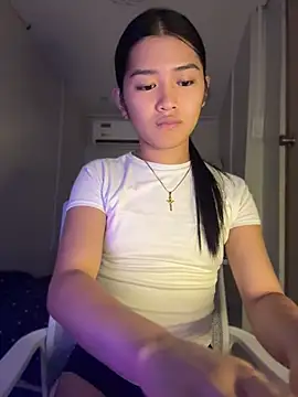 hugecock_molly live cam