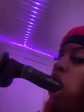 brilove22 live cam on StripChat