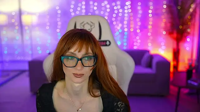 Evelyn054 live cam on StripChat