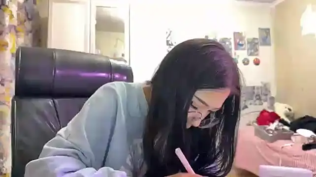 JoiePaschall live cam on StripChat