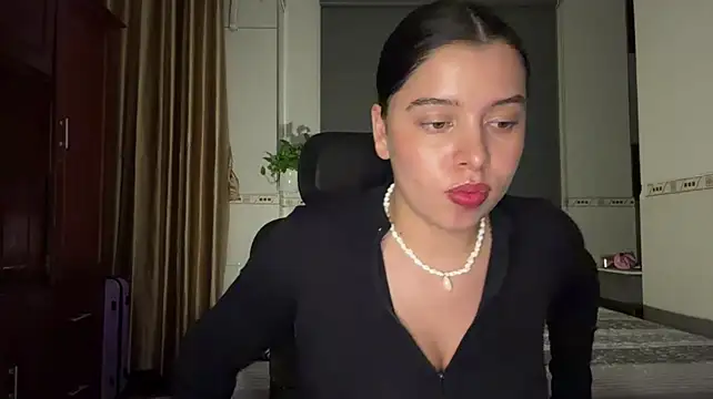 KayleneLoukanis live cam on StripChat