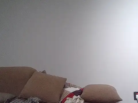 yourblondygirl live cam on StripChat