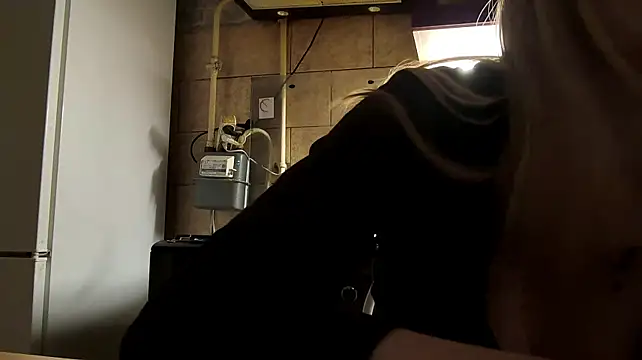 ElinDammrich live cam on StripChat