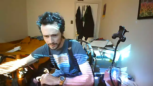 JohnnyMoves, modelo webcam