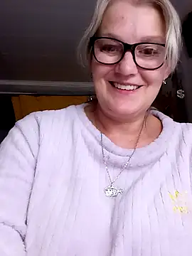 irinamaux live cam preview