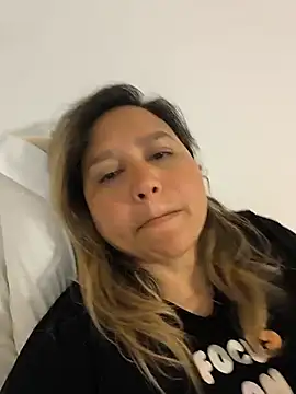 LauraReeves live cam preview