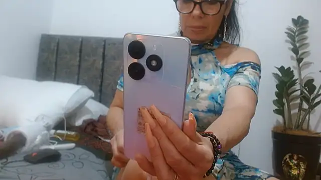 naiaratobon__ live cam on StripChat