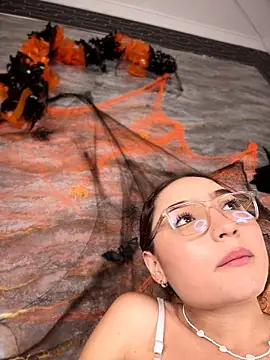 Mia_Luxor live sex cam