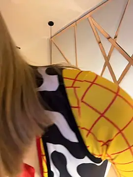 Sophie-velvet live cam on StripChat