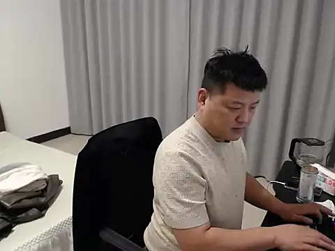 zhang1118 (Ask my age) - 任务完成结束