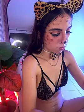 Nova_Lewis