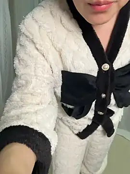 yaoyiyi-8 (F milf) - 36D大奶夹大鸡吧10分钟